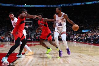 运动员受到 运动员受到