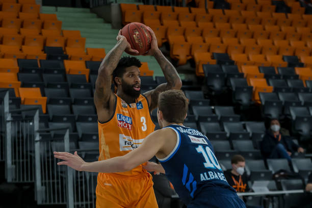 果断出击 果断出击